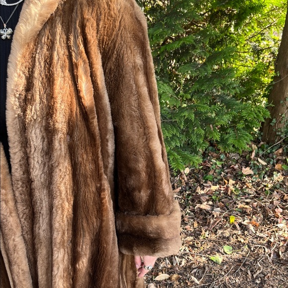 Luxurious Rabbit Fur Coat - Picture 3 of 15